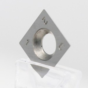 Tungsten carbide wood cutting knife reversible blade